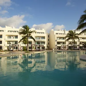 https://akumal-bay-beach-wellness-resort.allrivieramayahotels.com